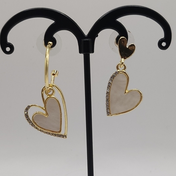 Jewelry - Mismatch‎ marble heart earring set (NWOT)
